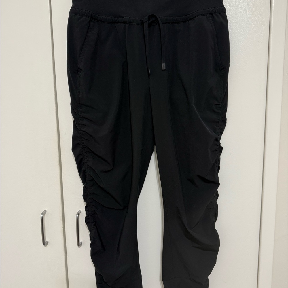 Athleta Black Cropped Jogger Pants